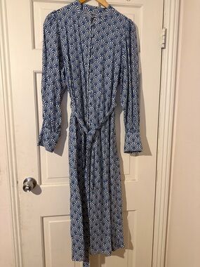H&M Blue and White Fan-Print Maxi Dress